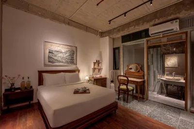 Artist-Retreat-Zimmer (Innenfenster) — ANIMA Vietnamese Contemporary Art Boutique Hotel